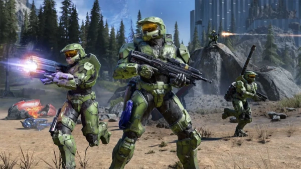 Who was to blame for the cancellation of the Halo MMO game?